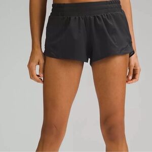Lululemon Hotty Hot Low-Rise Lined Short 2.5"